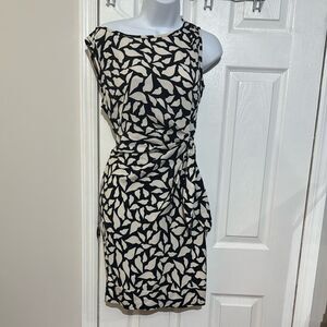 Diane Von Furstenberg DvF New Della silk mock wrap dress abstract Size 2